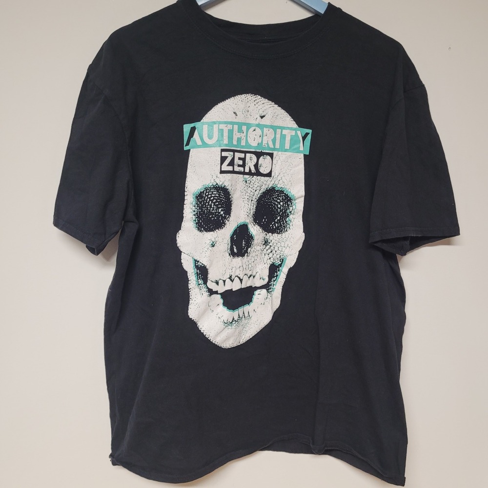 Authority Zero T-Shirt Mens XL Black Skull Graphic Punk Rock Band Tee